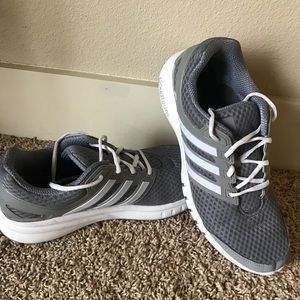 Men's Adidas Tennis Shoes size 11.5